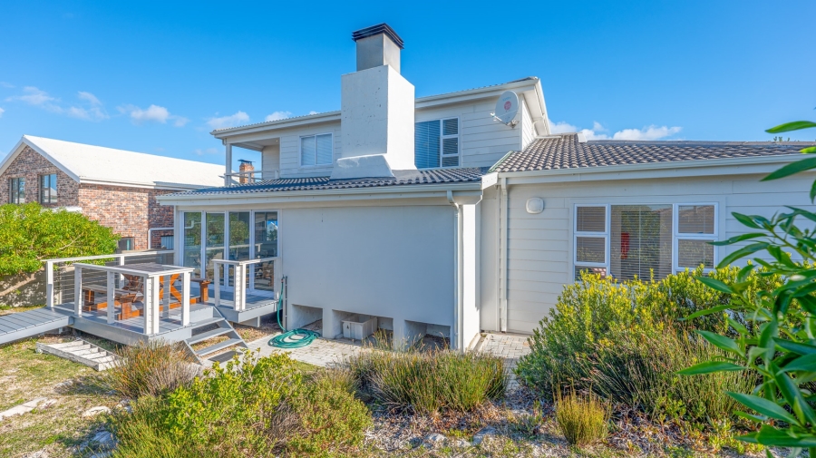 4 Bedroom Property for Sale in Struisbaai Western Cape